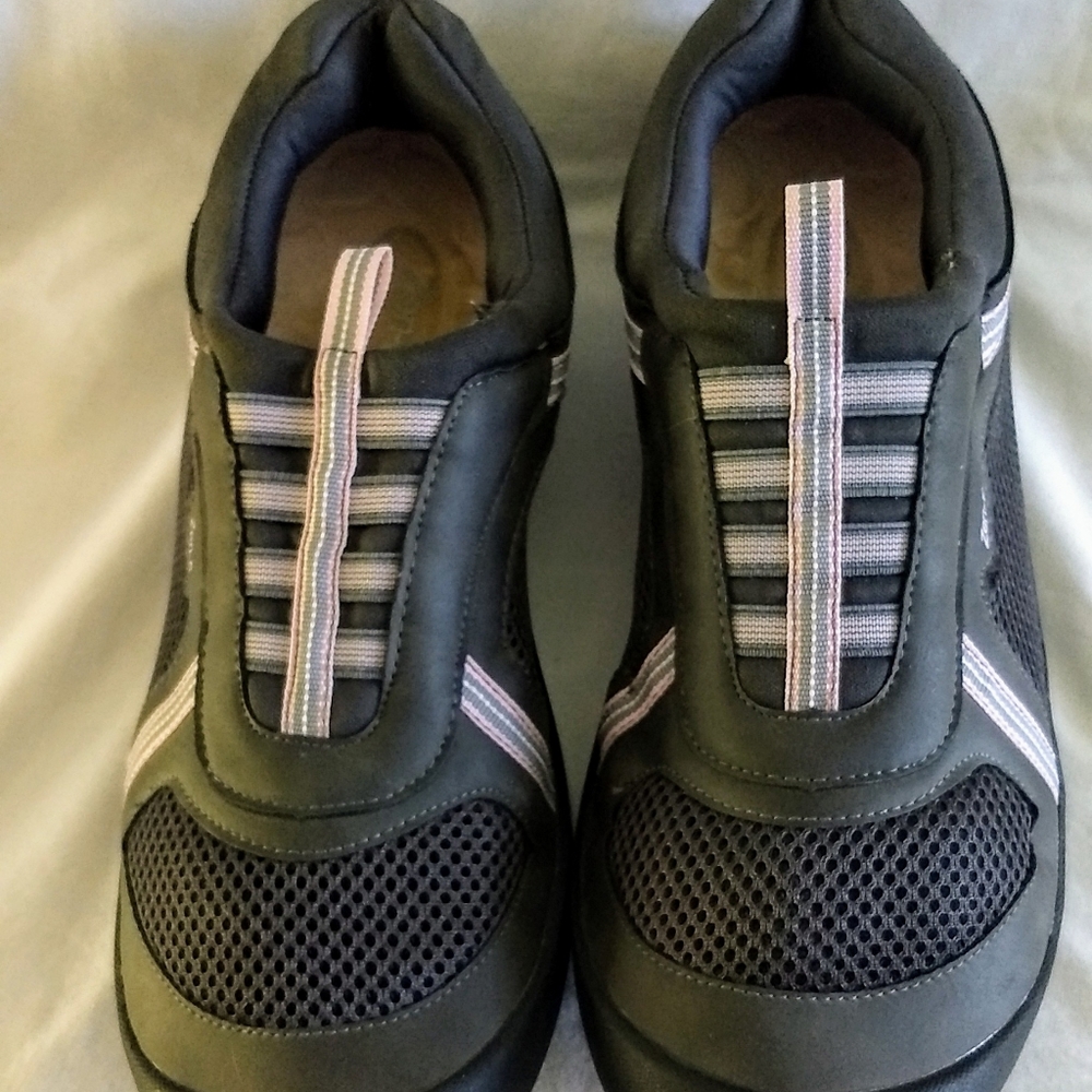 Zen-5 Dvora Slip On Sneakers Size 9.5